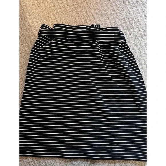 LOFT Black White Stripe Pencil Skirt L Belted Stretch Workwear Midi Office - Picture 3 of 4